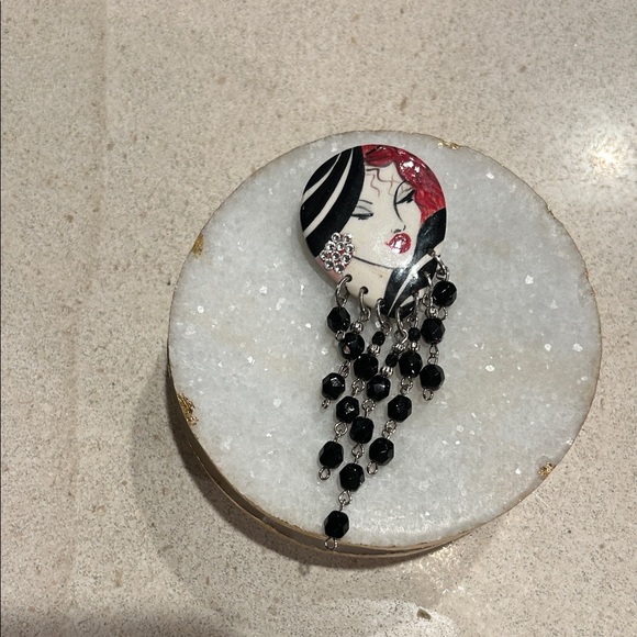 Elegant Black and Red Brooch Art Deco Style perfect for Valentines Day - Picture 2 of 7